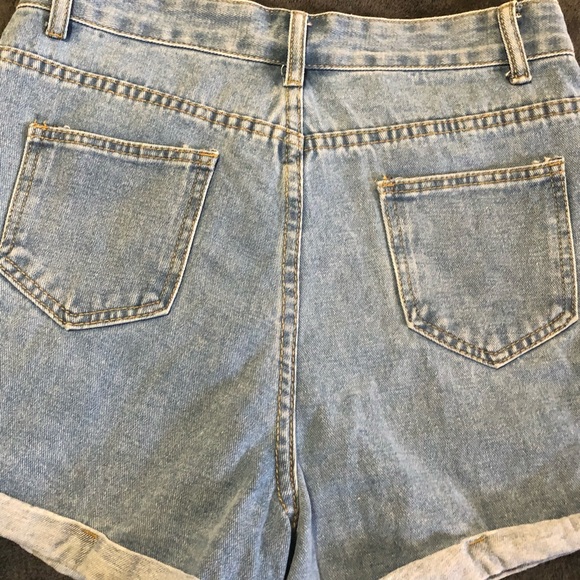 SHEIN • Rolled Cuff Denim Shorts - Picture 12 of 13